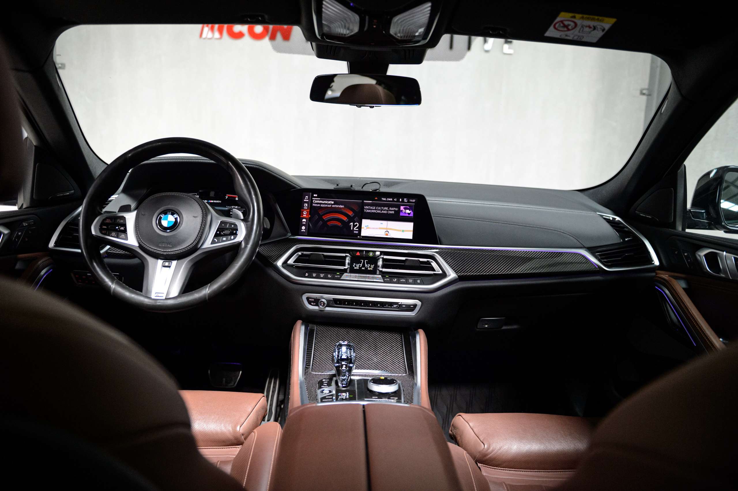 28222fdb-bf2b-436d-8002-7caad9029d197-bmw-x6-m-m50i-v8-nardo-grey-pano-sky-laser-massage.jpg