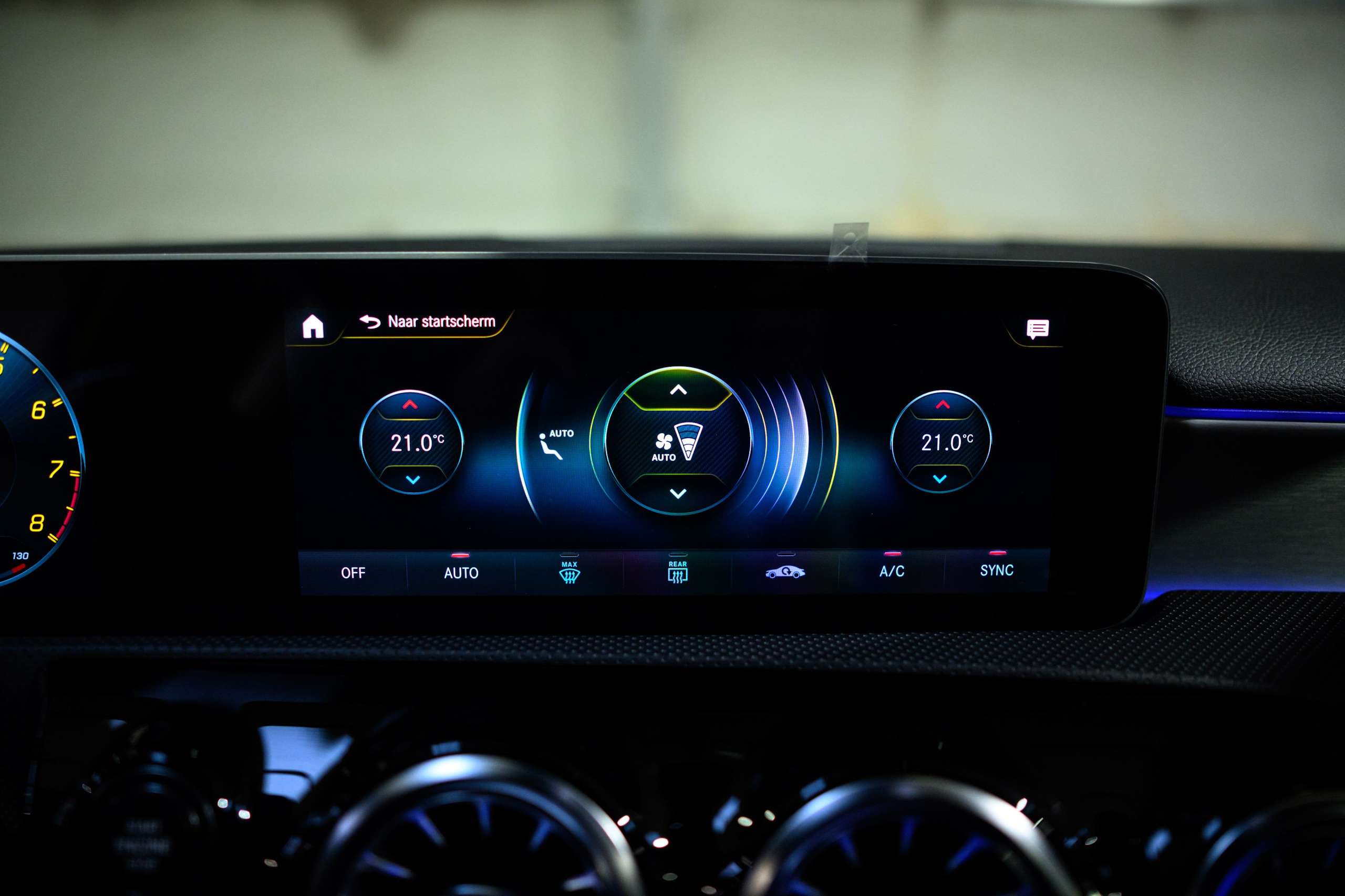 725b1d60-881e-4bec-bc24-015f7628b31143-mercedes-benz-a-45-amg-s-4-matic-burmester-led-nightpack-carplay.jpg