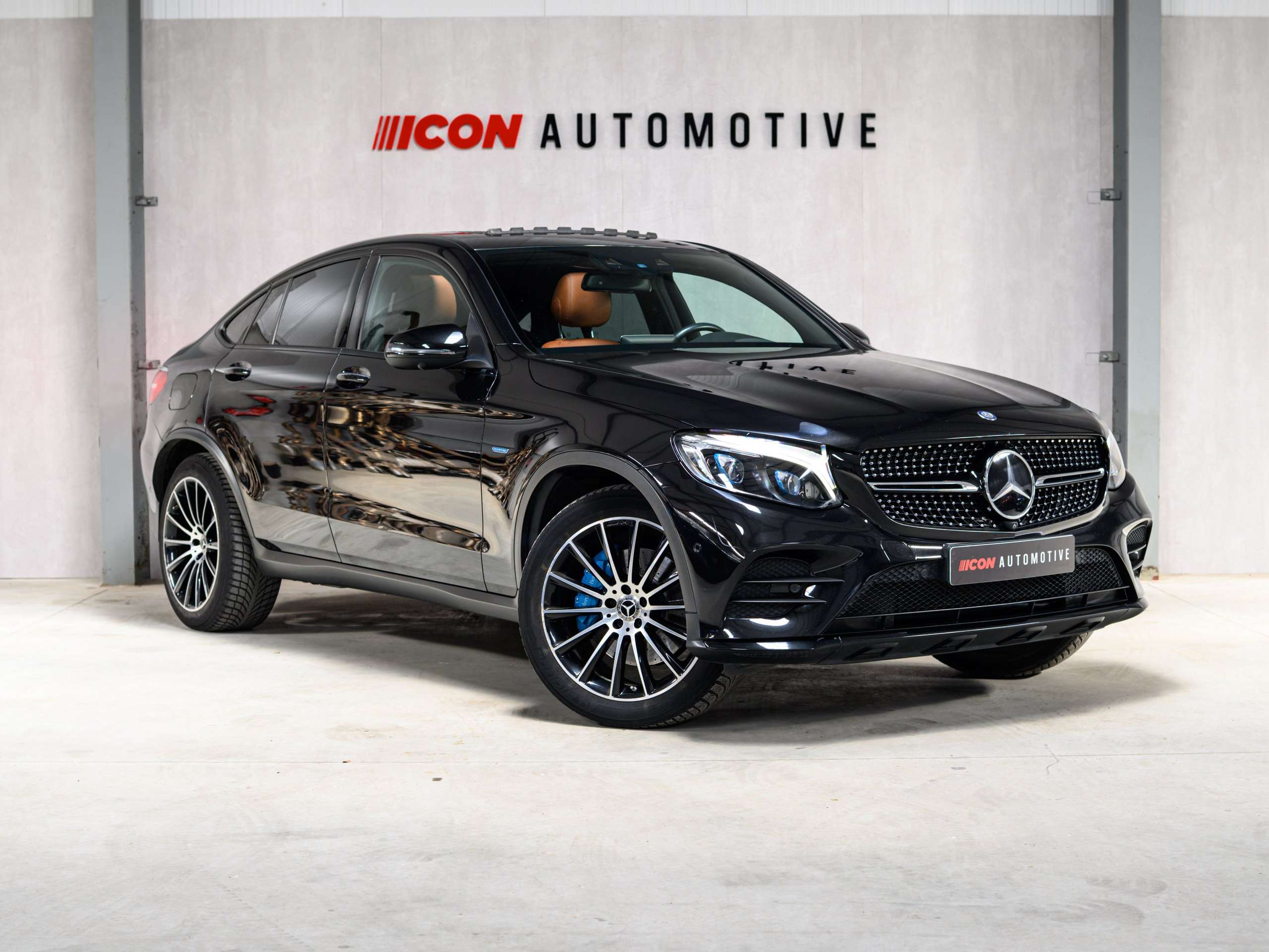 c79aa883-c8ee-429d-be75-36d73a770c411-mercedes-benz-glc-350-e-4-matic-hybrid-amg-pano-hud-led-dynamic.jpg