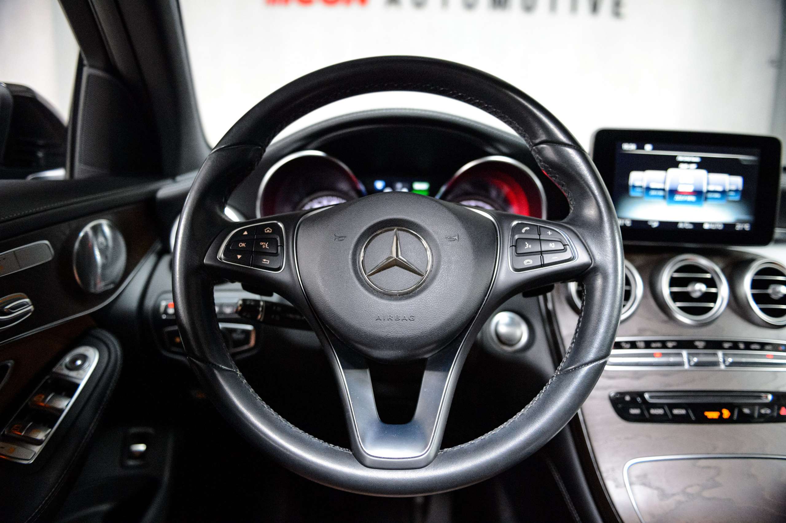 c79aa883-c8ee-429d-be75-36d73a770c4110-mercedes-benz-glc-350-e-4-matic-hybrid-amg-pano-hud-led-dynamic.jpg