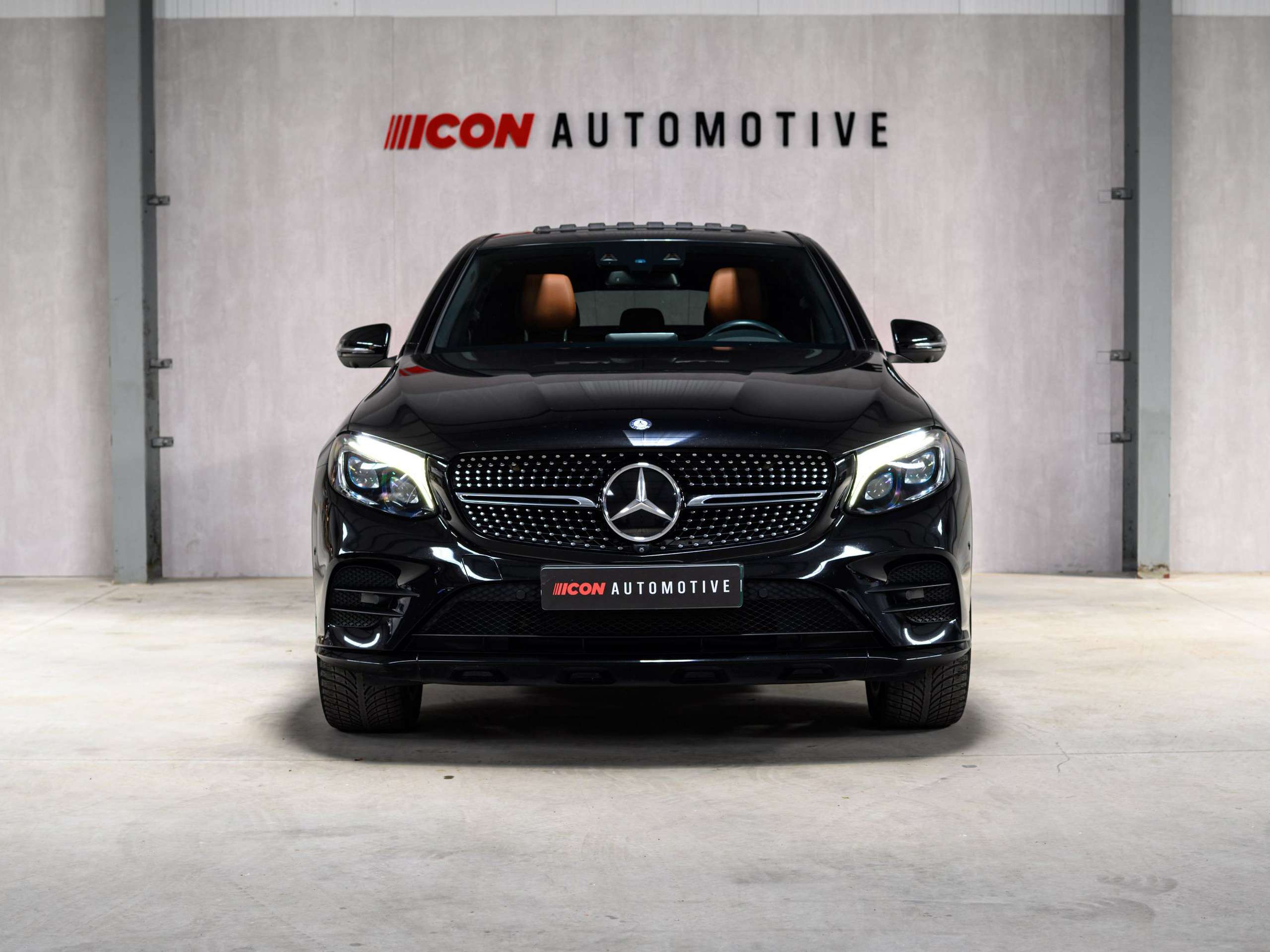 c79aa883-c8ee-429d-be75-36d73a770c412-mercedes-benz-glc-350-e-4-matic-hybrid-amg-pano-hud-led-dynamic.jpg
