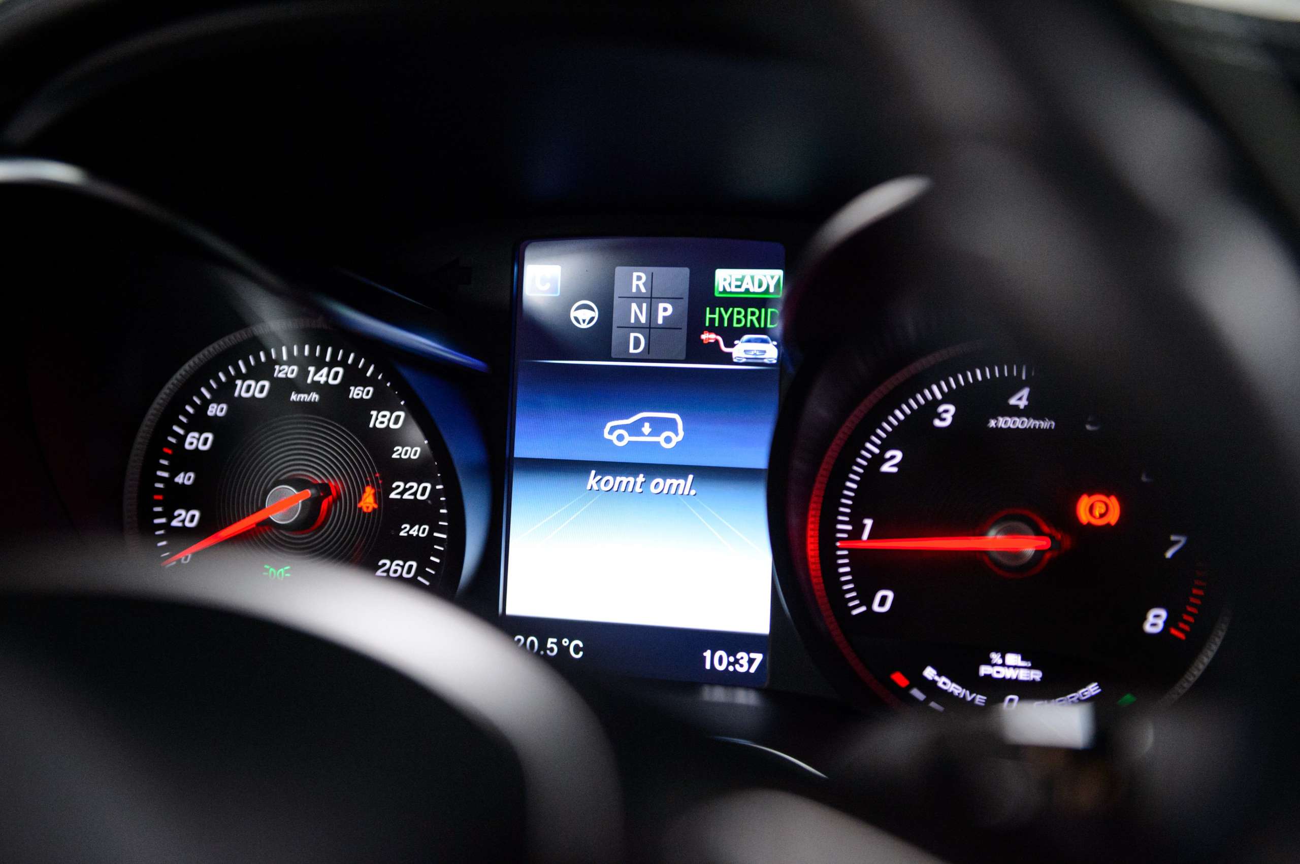 c79aa883-c8ee-429d-be75-36d73a770c4133-mercedes-benz-glc-350-e-4-matic-hybrid-amg-pano-hud-led-dynamic.jpg