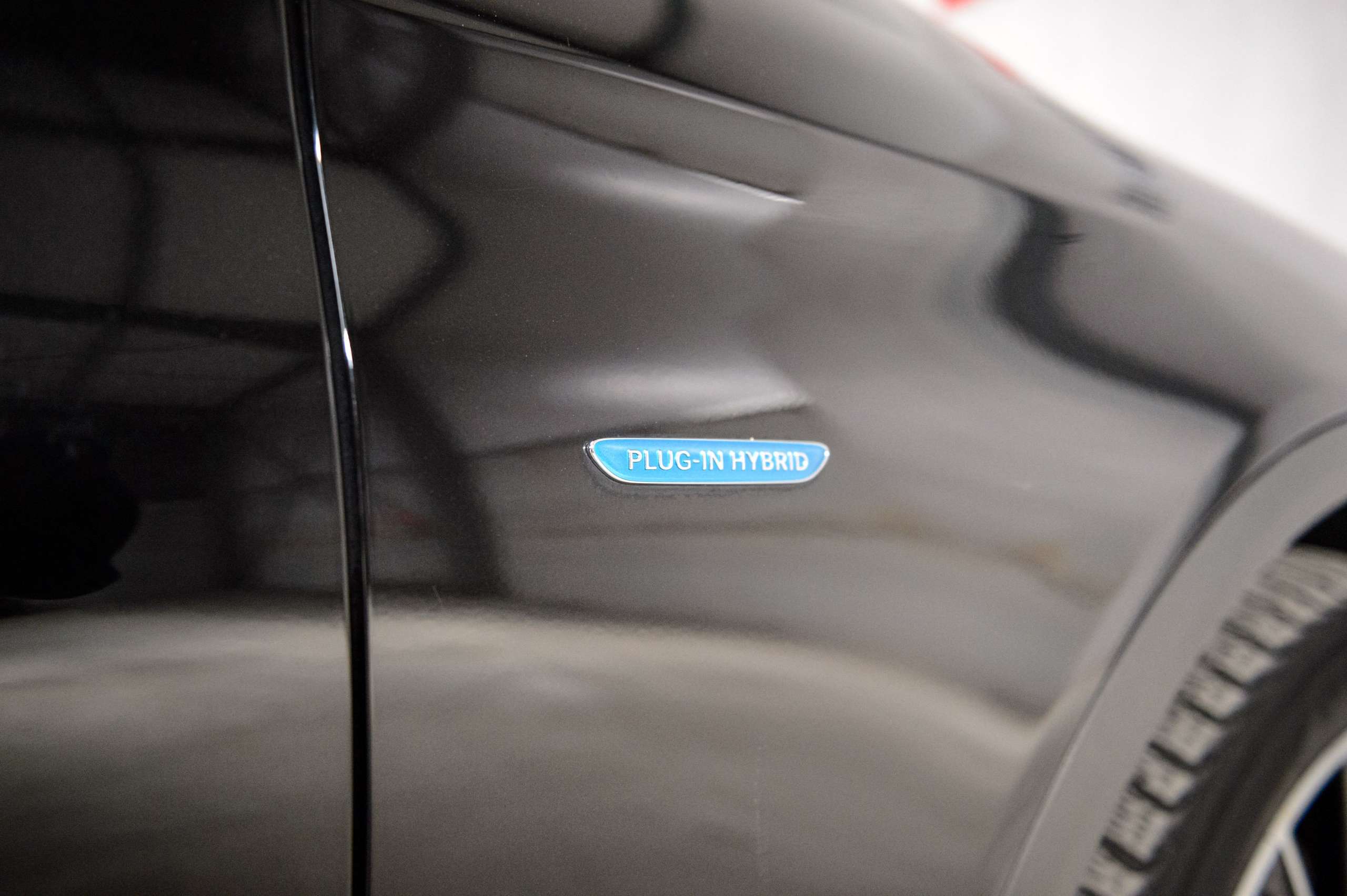 c79aa883-c8ee-429d-be75-36d73a770c4142-mercedes-benz-glc-350-e-4-matic-hybrid-amg-pano-hud-led-dynamic.jpg