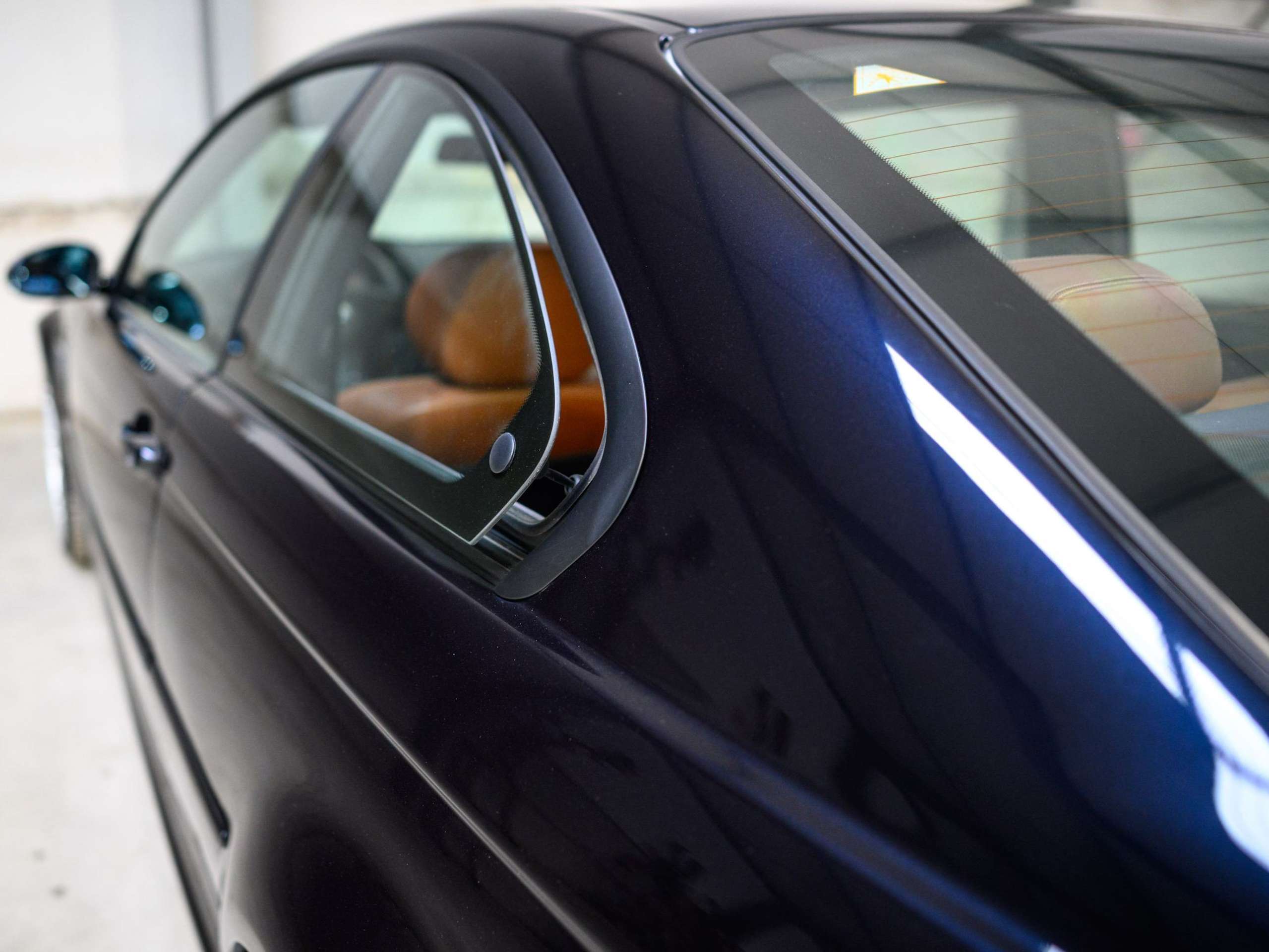 e9933596-9cff-4401-a18a-91000c34aeff17-bmw-m3-s54-cognac-competition-pano-harmankardon.jpg